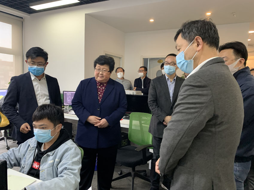 寶山區區領導一行蒞臨邁維動漫調研企業復工復產情況(圖1) 寶山區區領導一行蒞臨邁維動漫調研企業復工復產情況(圖1)