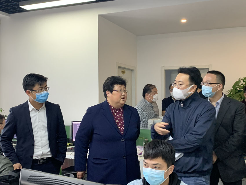寶山區區領導一行蒞臨邁維動漫調研企業復工復產情況(圖2) 寶山區區領導一行蒞臨邁維動漫調研企業復工復產情況(圖2)
